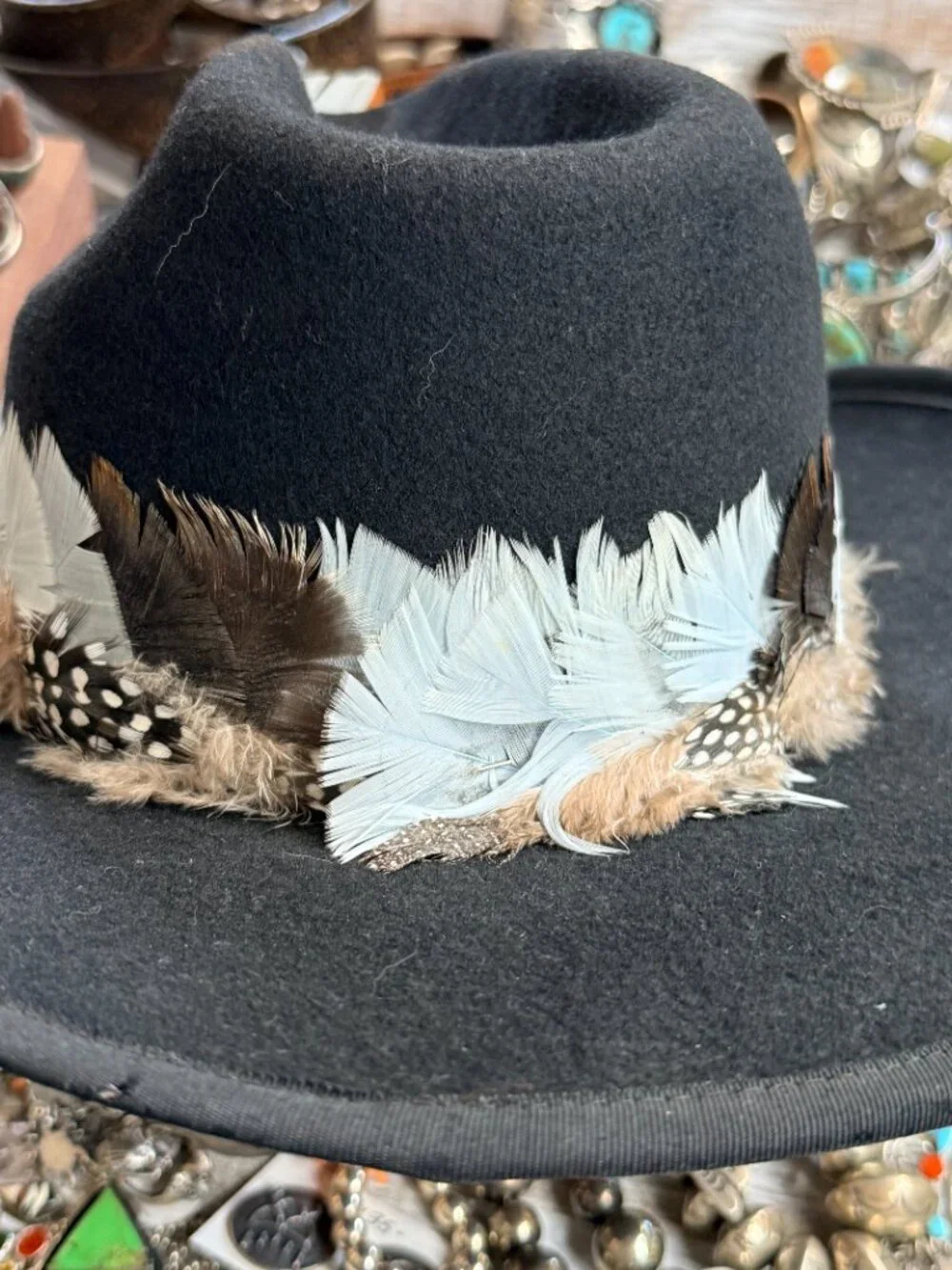 C. 1970s Smithbult Black Wool Cowboy Western Hat Feather Band 7 1/4